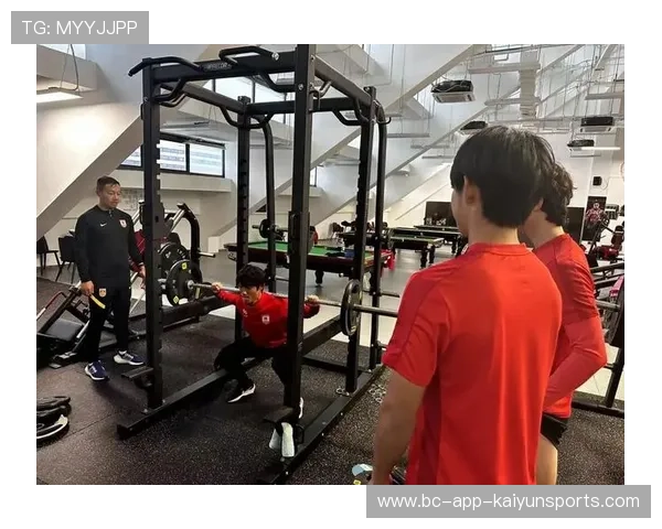 球队在赛场上展现卓越体能储备助力胜利背后的秘密与科学分析 球队在赛场上展现卓越体能储备助力胜利背后的秘密与科学分析