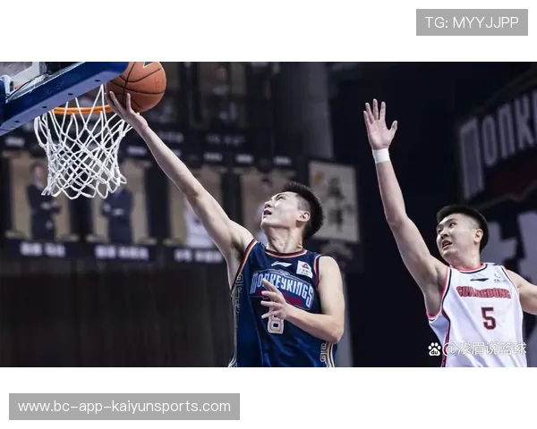 CBA王薪凯三分训练保持高效:突破自我,成为三分线上的杀手 CBA王薪凯三分训练保持高效:突破自我,成为三分线上的杀手