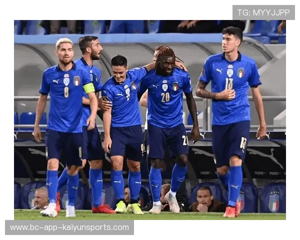 拉斯帕多里禁区内站位选择合理