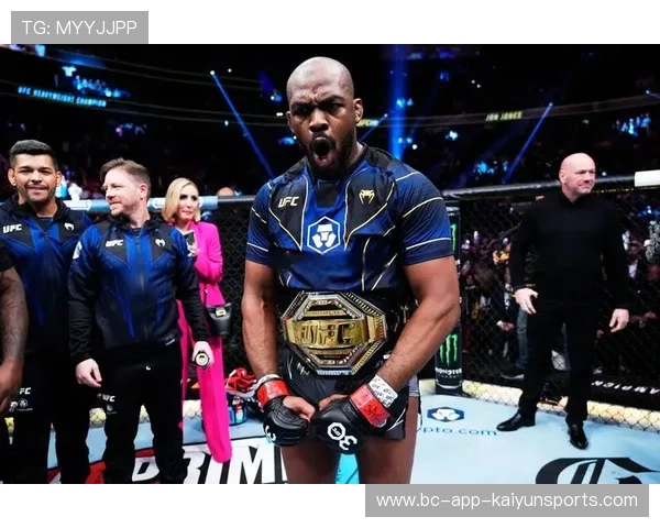 UFC拳手面目狰狞，赛后仍怒吼场馆——硬汉精神的巅峰展现